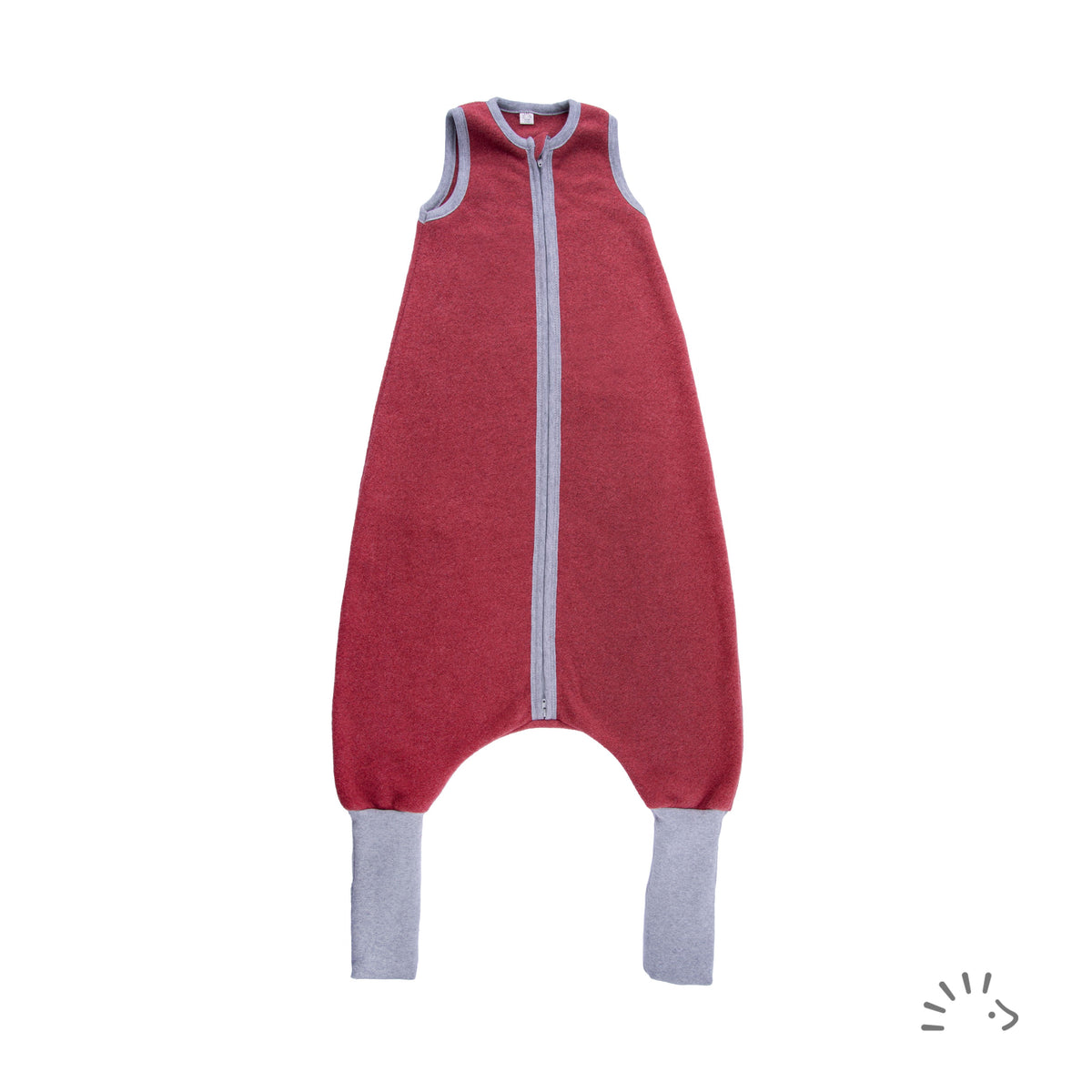 Der Schlafsack mit Beinen aus GOTS zertifiziertem Baumwollfleece ist bequem, praktisch und sogar mitwachsend – ein echter Allrounder! rotbraun