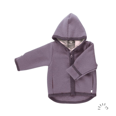 Die Jacke aus zertifiziertem Wollwalk ist ideal für die Winterzeit.mauve/lila
