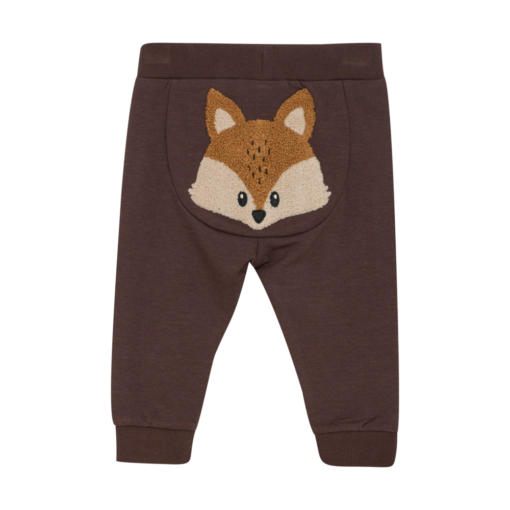 Rückseite der Minymo Sweathose mit niedlicher Fuchs-Applikation am Gesäß.