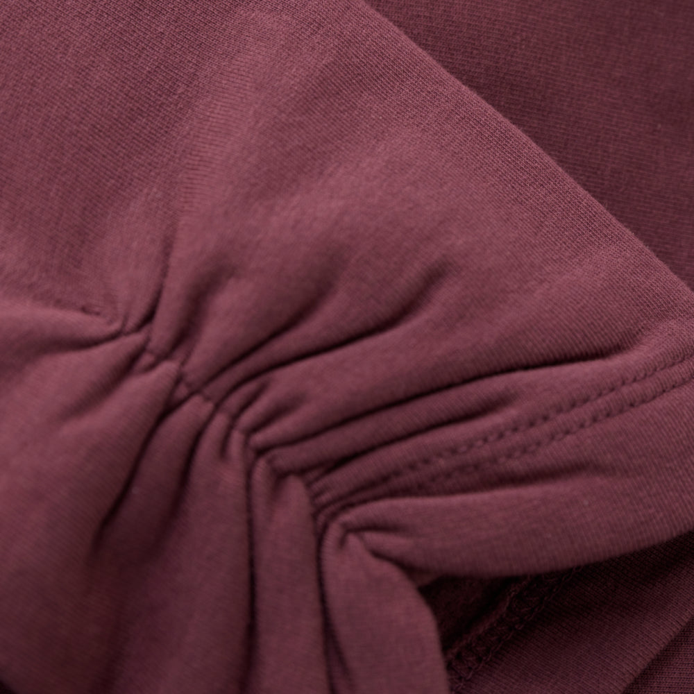 Nahaufnahme: Leggings von Minymo GOTS zertifiziert in der Farbe Catawba Grape
