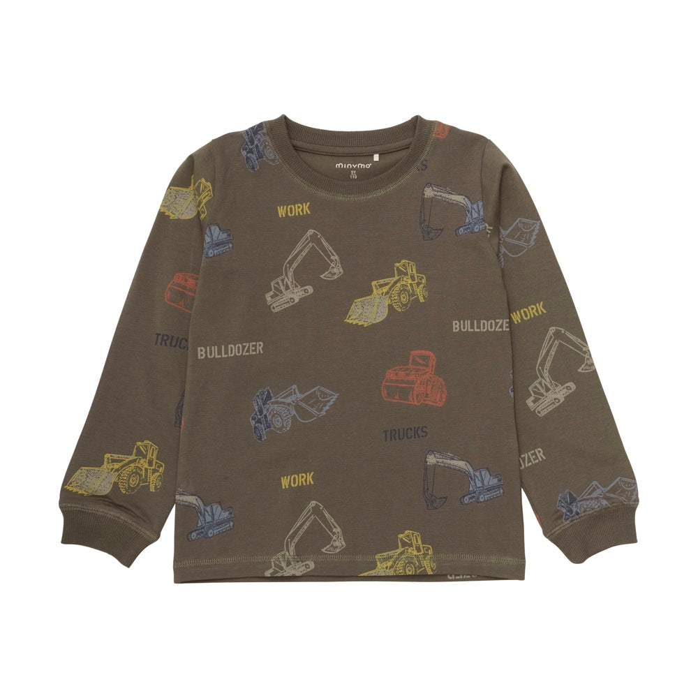 Süßer Pyjama mit All-over-Baggerprint von Minymo. Das Set besteht aus einem langärmeligen T-Shirt und einer Hose und ist aus einer weichen Baumwollmischung. Shirt