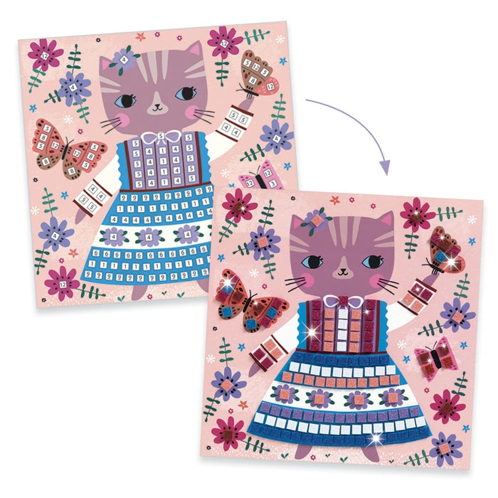 Eine Schachtel, in der Sie die Kunst des Mosaiks kennenlernen können, indem Sie die Outfits dieser entzückenden Figuren dekorieren. 4 Gemälde mit kleinen Quadraten aus Glitzerschaum, die als Aufkleber verwendet werden können. Bildinhalt: Katze