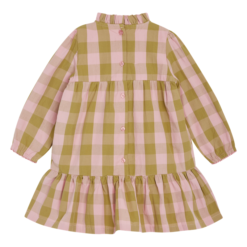 Kleid Danilla kariert&nbsp;von Hust und Claire     Das Kleid ist in einem schönen Karomuster erhältlich. Es ist sehr verspielt mit Rüschchen am Halsausschnitt und Raffungen an der Brust und am Kleidende. Auf der Rückseite befinden sich Knöpfe. Freigestellt, Rückseite