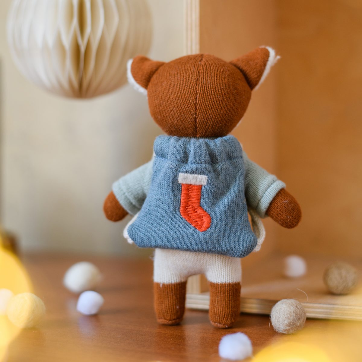 Mini-Kuscheltier Xmas Reh mit Pilz-Pulli und Rucksack | ava & yves