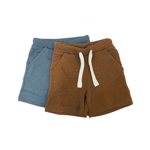 Sweat-Shorts von Minymo

Tolle Passform, mit Schnur in der Taille.

2er Pack coole Shorts. Die Shorts sind super angenehm zu tragen. Wunderbar im Sport-Unterricht und in der Freizeit.
