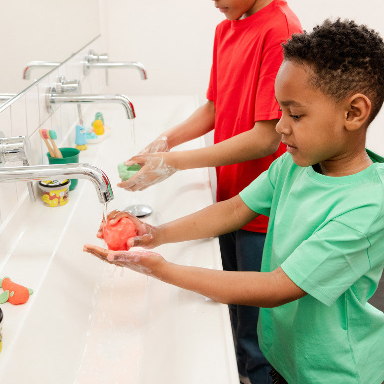Kinderkram-green--and-red-bath-shower-dough-set