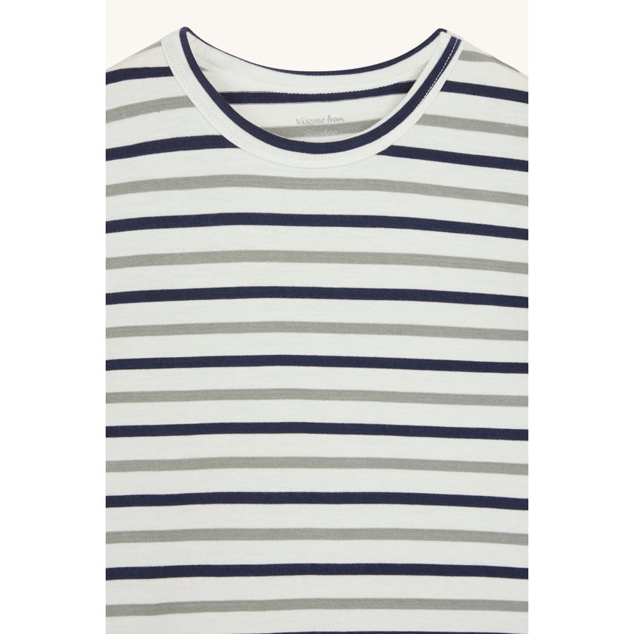 Gestreiftes kurzärmliges Shirt aus Bambus-Viskose. grün, blau, weiß gestreift, Nahaufnahme
