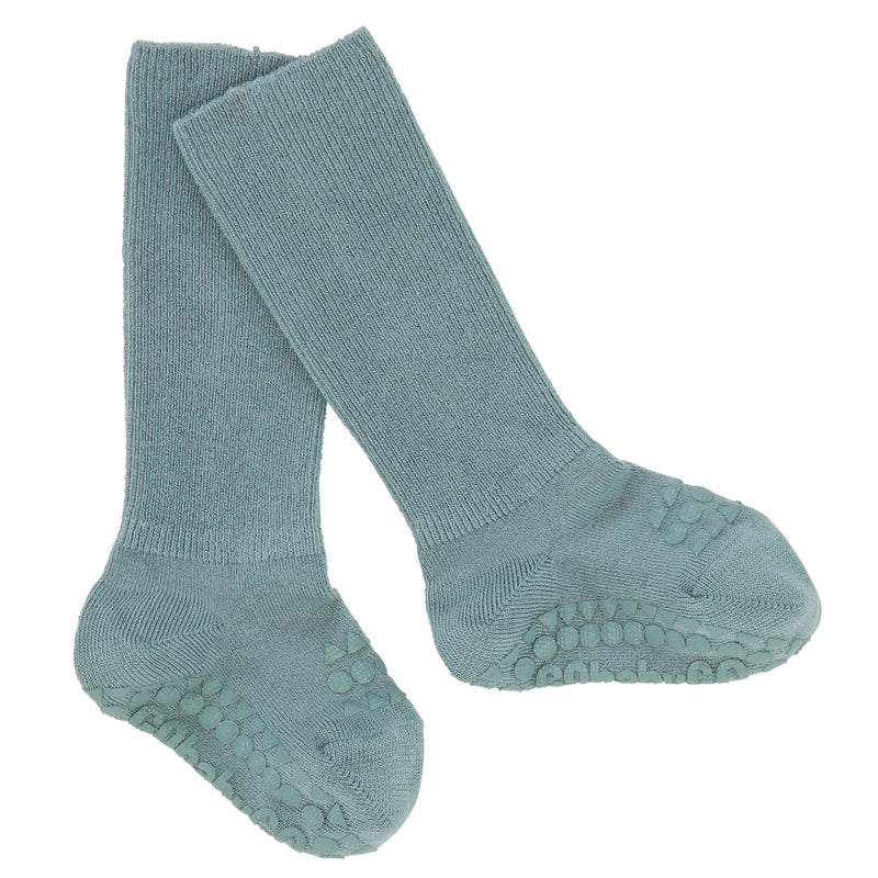 GoBabyGo rutschfeste Socken aus dünnem Bambus mit rutschfesten Sohlen und Gumminoppen auf den Zehen sind für Kinder, die gerne krabbeln, laufen und gehen, ohne zu rutschen. Das stärkt die motorischen Fähigkeiten, das Gleichgewicht und das Selbstvertrauen des Kindes