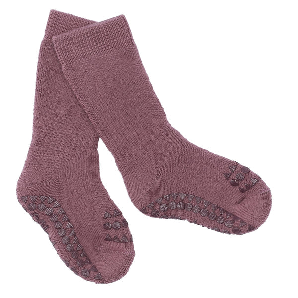 GoBabyGo Socken mit rutschfesten Sohlen und Gumminoppen auf den Zehen sind für Kinder, die gerne krabbeln, laufen und gehen, ohne zu rutschen. Eignen sich auch als Hausschuhe