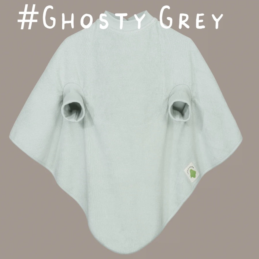 ghost grey Dank einer wasserfesten Beschichtung im Brustbereich bleibt alles trocken, ohne dass die Eltern sich zusätzliche Sorgen machen müssen. Der innovative Schnitt gewährleistet weiterhin Komfort und uneingeschränkte Bewegungsfreiheit, sodass die Kleinen sich frei entfalten können.