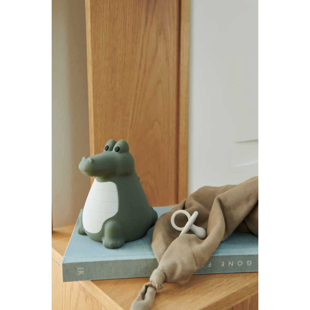 Nachtlicht WINSTON aufladbar Crododile Hunter Green | Liewood