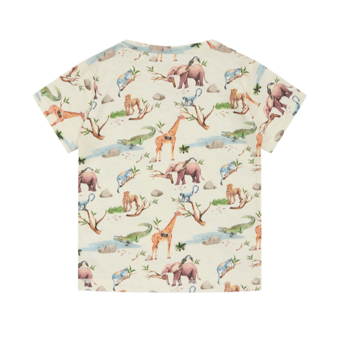 Dieses Shirt sorgt mit seinem Safaritier-Print für ein echtes Wüstenfeeling. Es besitzt auch eine Brusttasche und ist das perfekte Shirt für heiße Tage.