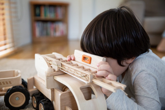 werkzeuggürtel mti Wasserwage. Rollenspiel Handwerker für Kinder