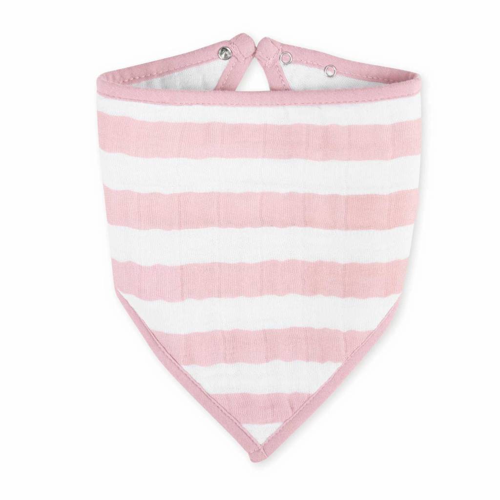 Das saugfähige Bandana-Lätzchen aus vier Lagen 100 % Baumwoll-Musselin ist cool und praktisch zugleich. Perfekt für kleine Kleckermäule oder während des Zahnes. Es ist waschmaschinenfest und wächst dank verstellbaren Druckknöpfen mit Ihrem Baby mit.