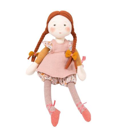 MOULIN ROTY Stoffpuppe "Fleur" aus der Reihe Rosalie - die süße Schlenkerpuppe hat eine größe von 31 cm und ist bereits für Kleinkinder ab 10 Monaten geeignet. Fleur trägt ein rosa Kleid mit rosa Pumphose und Ballerinas.