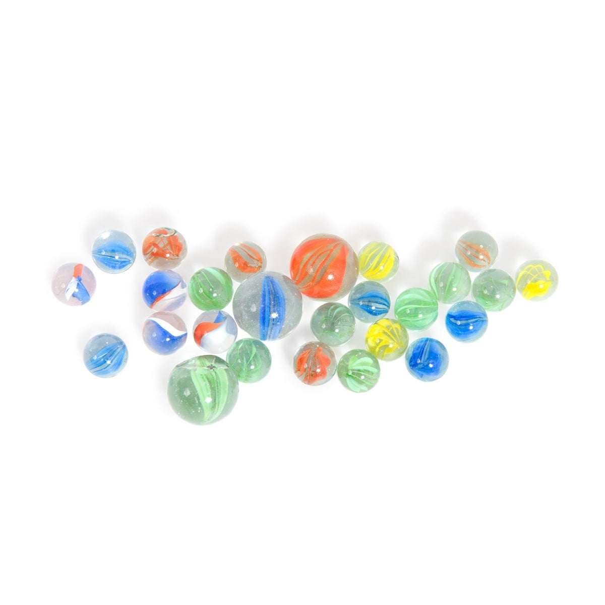 Murmeln aus Glas im Murmelbeutel  Ein beliebter Klassiker unter den Spielzeugen: Murmeln! Bunte Murmeln in 2 verschiedenen Größen, gemischt, in einem farbenfrohen Beutel aus Baumwolle.  Auf dem Murmelbeutel befindet sich ein kleines Schildchen auf welches der Namen geschrieben werden kann.