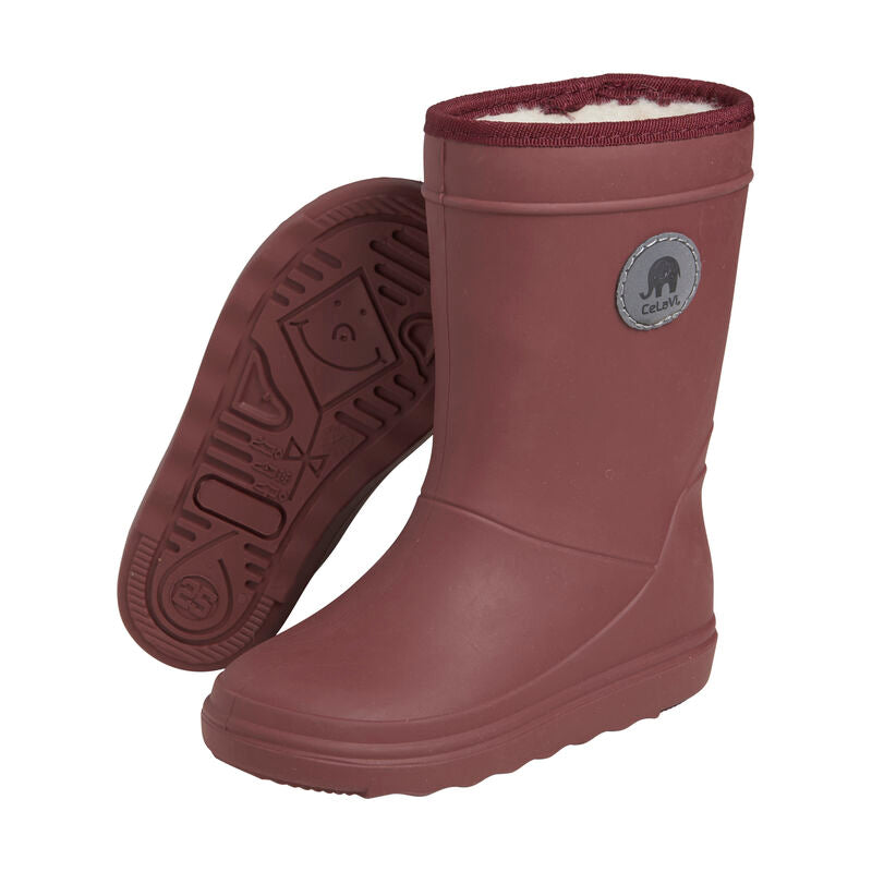 Es gibt endlich neue Thermogummistiefel aus Kautschuk mit Wollinnenfutter. Sie sind sehr leicht.