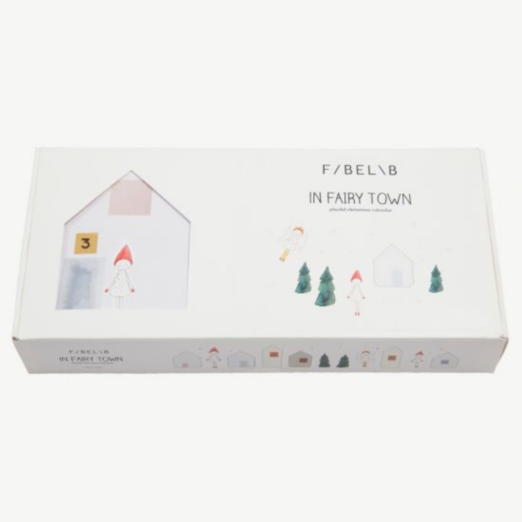 DIY Adventkalender aus der "Mini Makers" Reihe von Fabelab. Wunderschöne Tüten mit Stickern, zum verzieren, Band und 24 Holzklammern.      Material: Papier     Adventskalender im Stadt-Design zum selber basteln