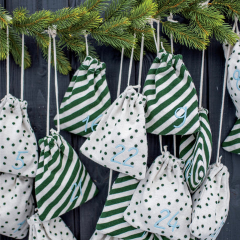 Adventskalender Säckchen aus BIO-Baumwolle grün-weiß | Ava & Yves