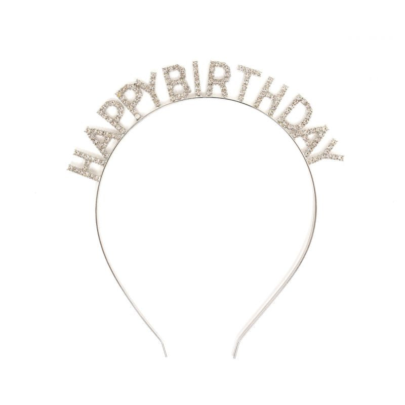Wer liebt es nicht, an seinem Geburtstag ein wenig zu glitzern?! Dieses Stirnband mit Strasssteinen ist mit winzigen Strasssteinen verziert und trägt den Schriftzug "Happy Birthday"! Dieses schillernde Stirnband ist perfekt für einen Geburtstag oder einen anderen besonderen Anlass. 