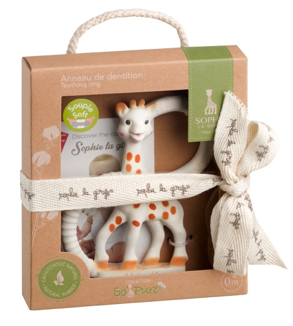 Dieser Beißring aus 100% Naturkautschuk hilft dem Baby, den Zahnungsschmerz zu lindern. Die Ohren, Hörner, Füße und Ringe bieten dem Baby viele Möglichkeiten, darauf herumzukauen. Beide Ringe haben unterschiedliche Strukturen - Rillen und Noppen - und das Baby wählt die ihm angenehmste Fläche zum Beißen. Der Beißring Sophie la girafe ist leicht und lässt sich gut an den Ringen greifen und festhalten.