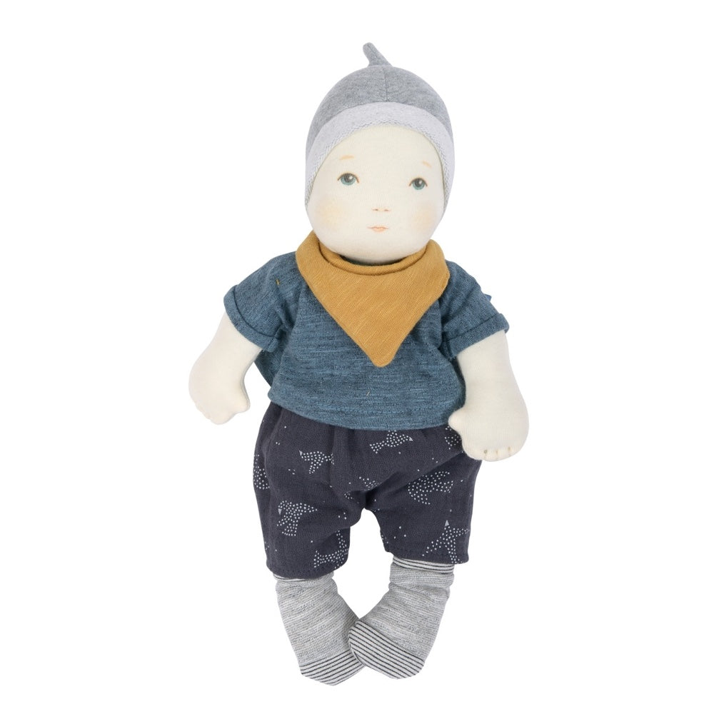 baby bub Kuschelweiche Babypuppe, die in kleine Hände passt und ein bedrucktes und illustriertes Baumwollgesicht hat. Kleide ihn jeden Morgen wie ein echtes Baby in ein T-Shirt, eine Musselinhose, Söckchen, ein Kopftuch und sogar eine Mütze, die zu seinem Outfit passt! Größe: H 32 cm